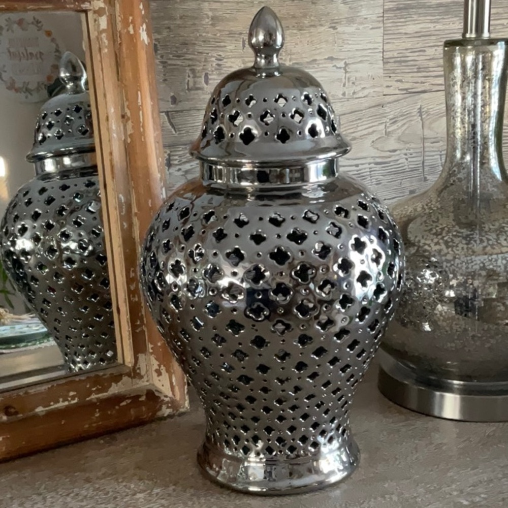 Lustrous Silver Decorative Vase